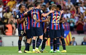 آخر أخبار نادي برشلونة: صراع التأهل، نتائج محلية، وسوق انتقالات نشط