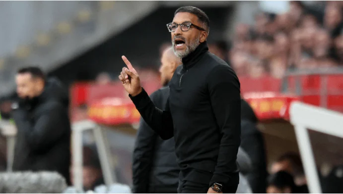 نادي رين الفرنسي يعلن إيقاف مدربه حبيب باي تمهيداً لإقالته