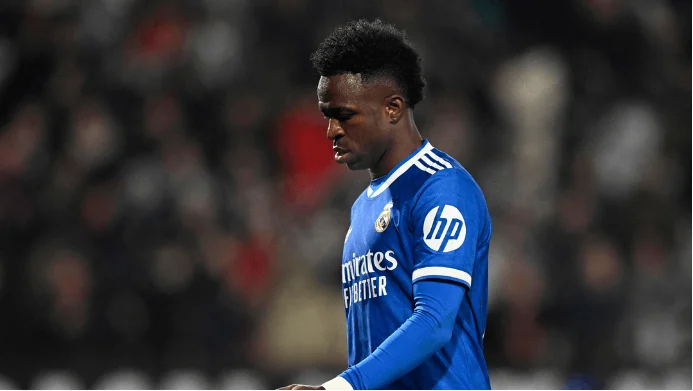 إدانة رابطة الدوري الإسباني للإهانات العنصرية ضد فينيسيوس