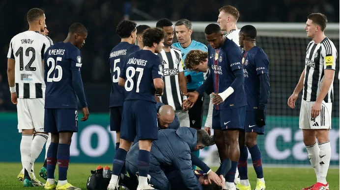 كفاراتسخيليا يبتعد عن باريس سان جيرمان لنحو عشرة أيام بسبب الإصابة