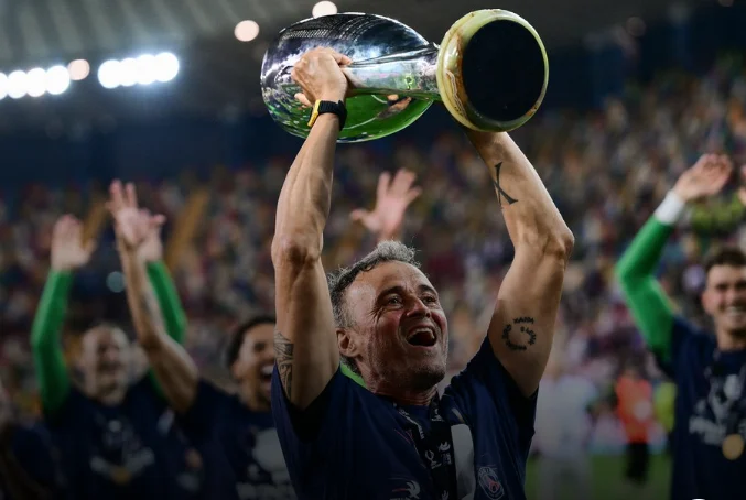 ماذا قال إنريكي بعد الظفر بكأس السوبر الأوروبية؟