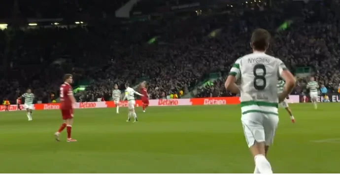 شتوتغارت يضع قدمًا في ثمن النهائي بفوزٍ عريض على سلتيك