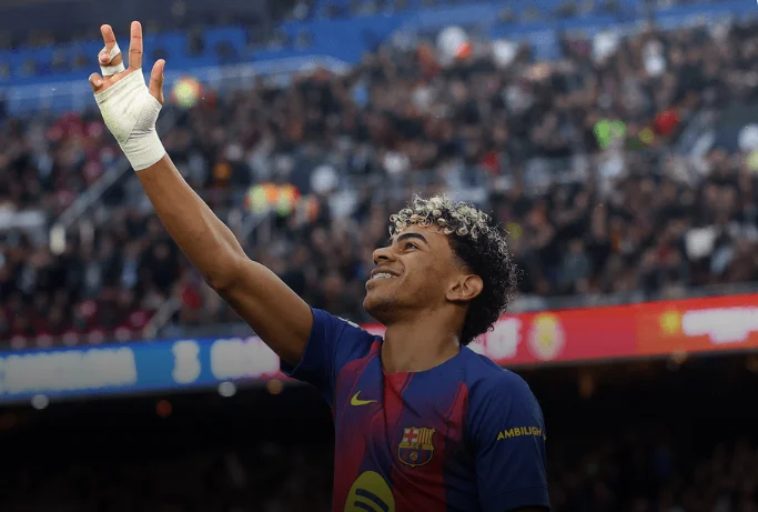 برشلونة يحسم المواجهة أمام فياريال وهاتريك لامين جمال