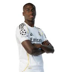إصابة فيرلاند ميندي لاعب ريال مدريد