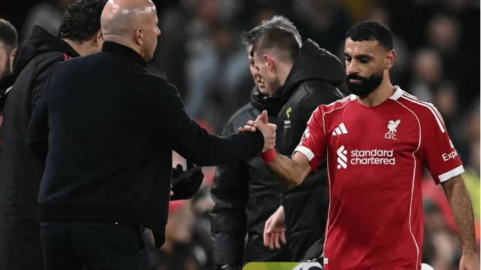 سلوت يصف محمد صلاح بالأسطورة