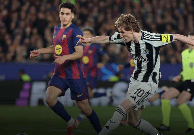 برشلونة يتقدم في مفاوضات التعاقد مع أنتوني غوردون
