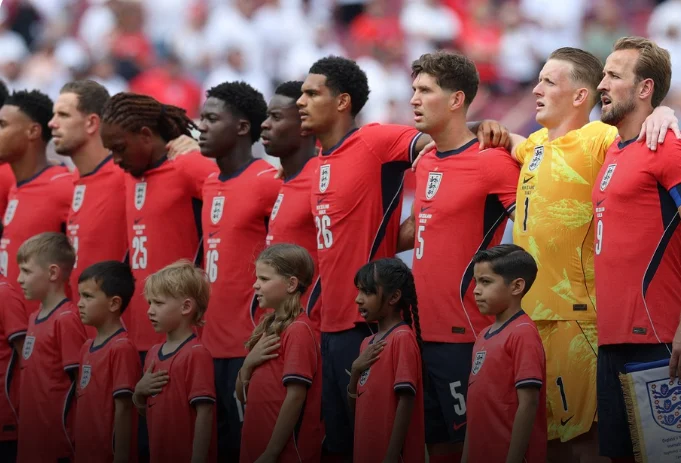 حادثة إطلاق النار قرب مقر منتخب إنجلترا