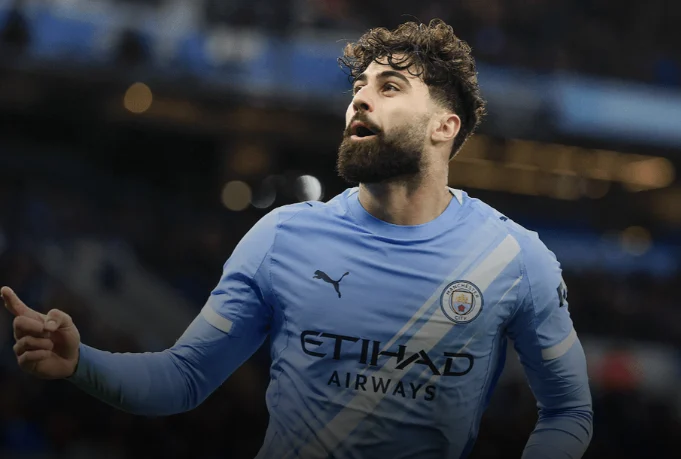 تمديد عقد غفارديول مع مانشستر سيتي