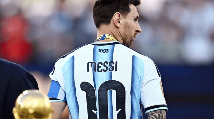 ميسي يعرب عن حزنه بعد خسارة كأس العالم 2026