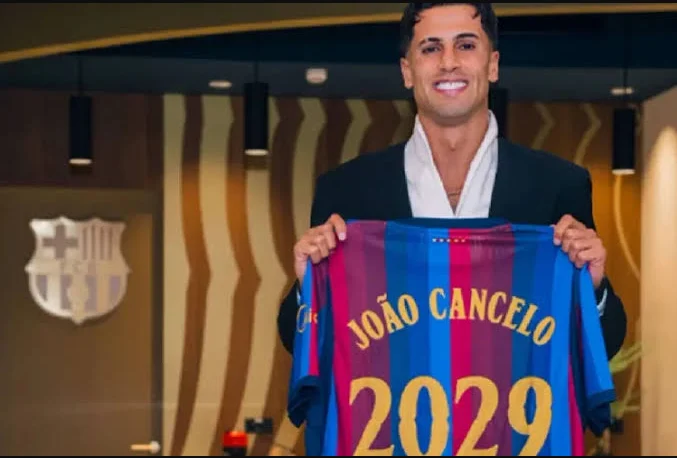 برشلونة يعلن التعاقد مع جواو كانسيلو
